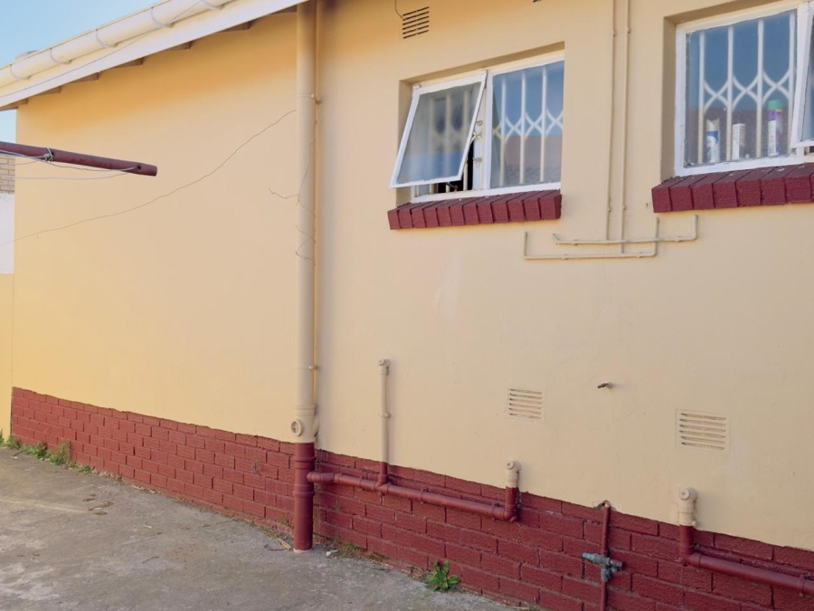 6 Bedroom Property for Sale in Southernwood Eastern Cape
